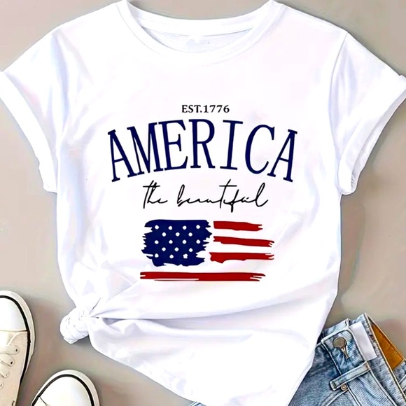 kristine’s closet Tops - 🇺🇸 American Flag Print Crew Neck T-Shirt